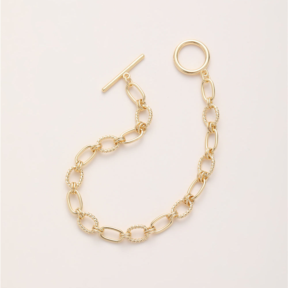 Royal bracelet with clasp