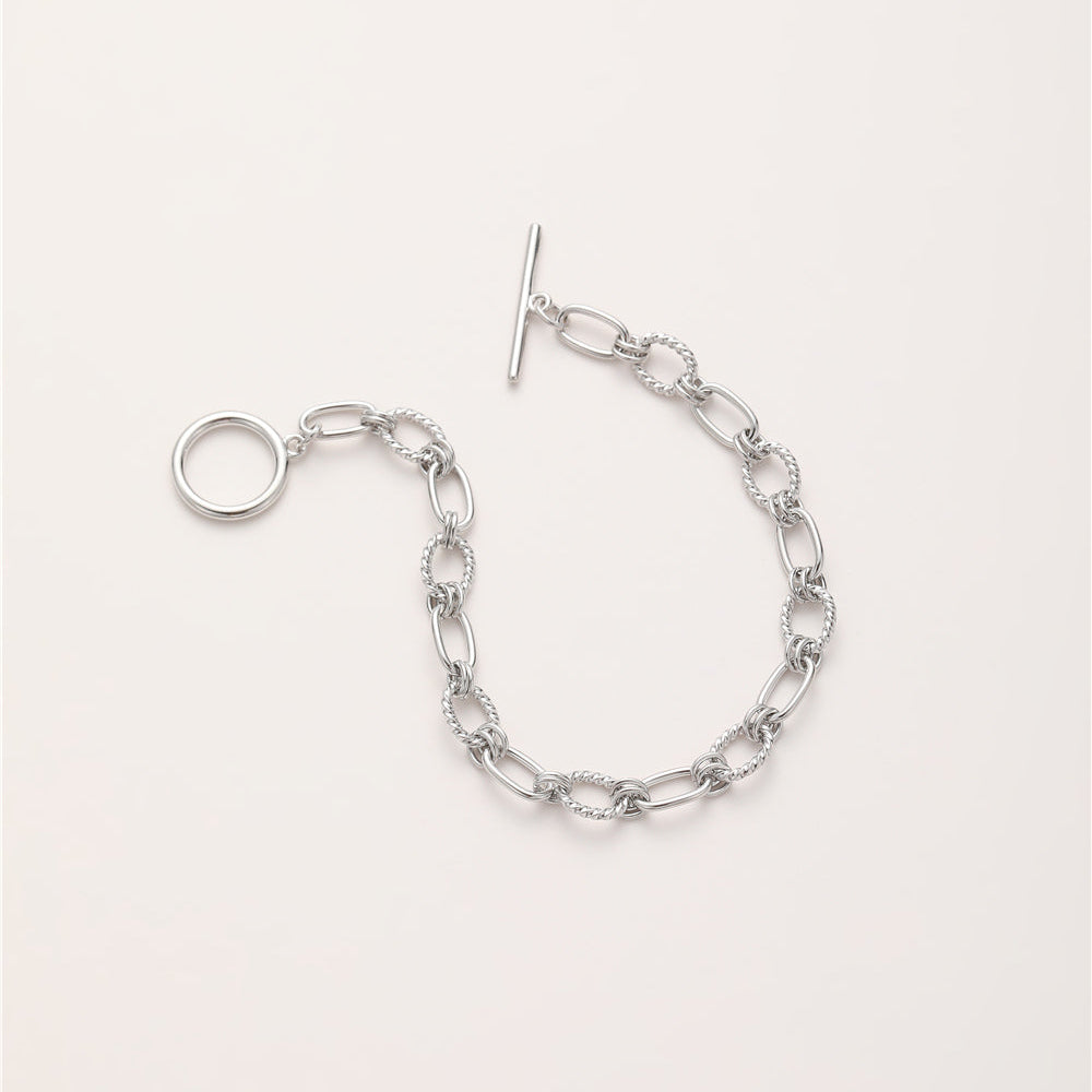 Royal bracelet with clasp