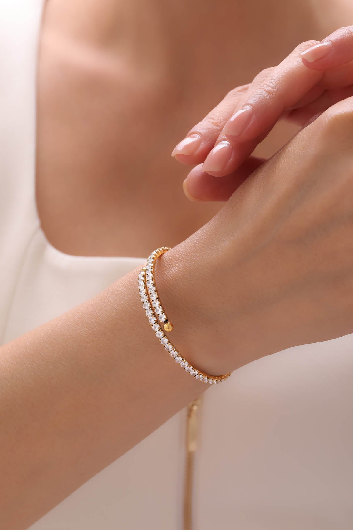 Bracelet jonc en zircone givrée