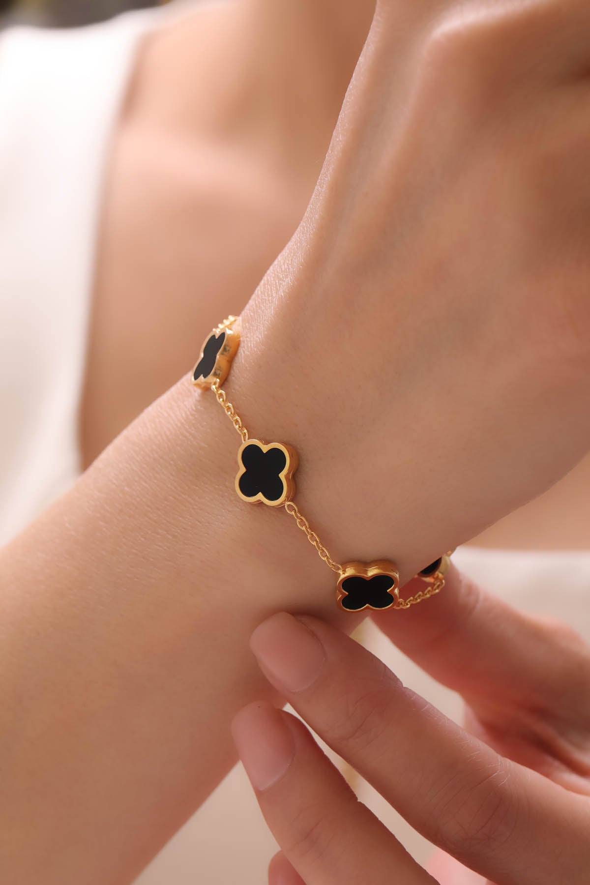 Black Multiple Leaf Armband