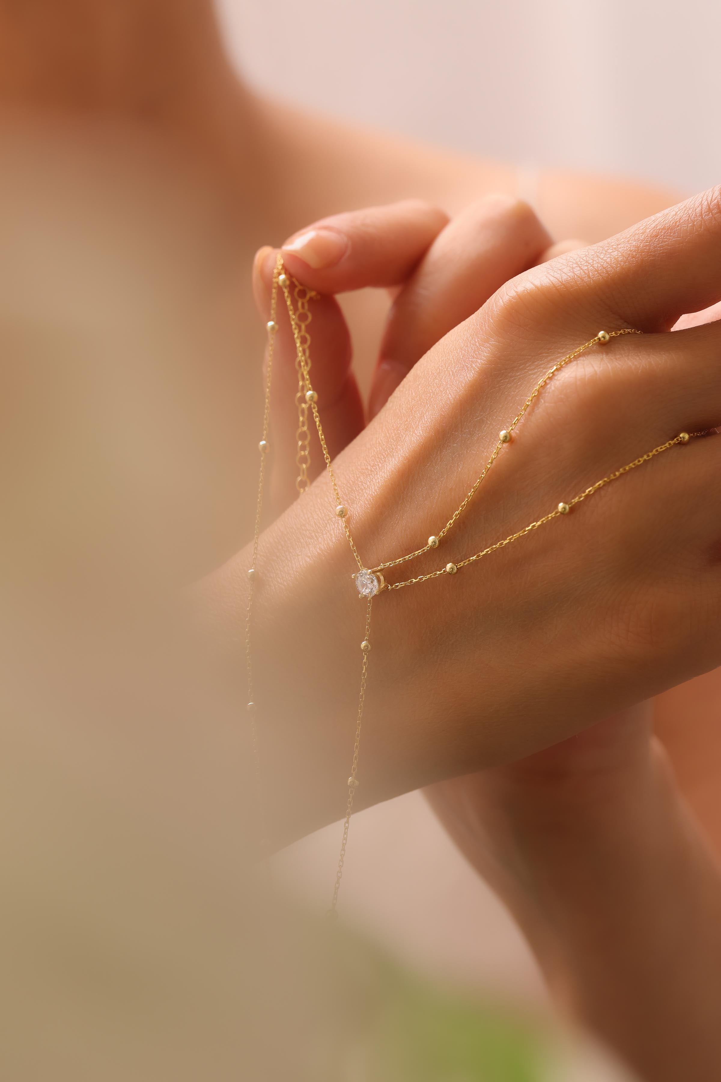 Eternal Elegance Handkette