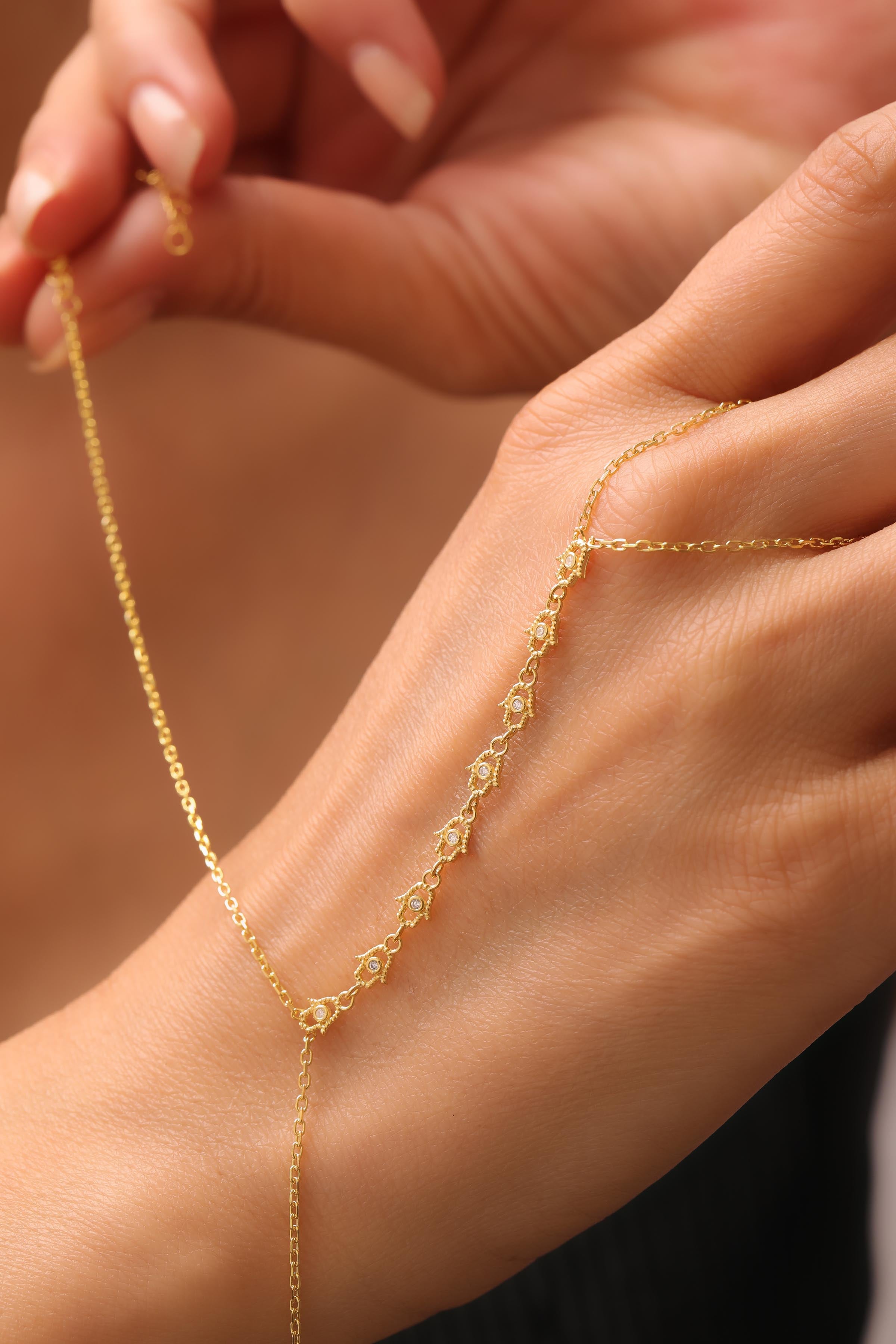 Amara Fatima Handkette