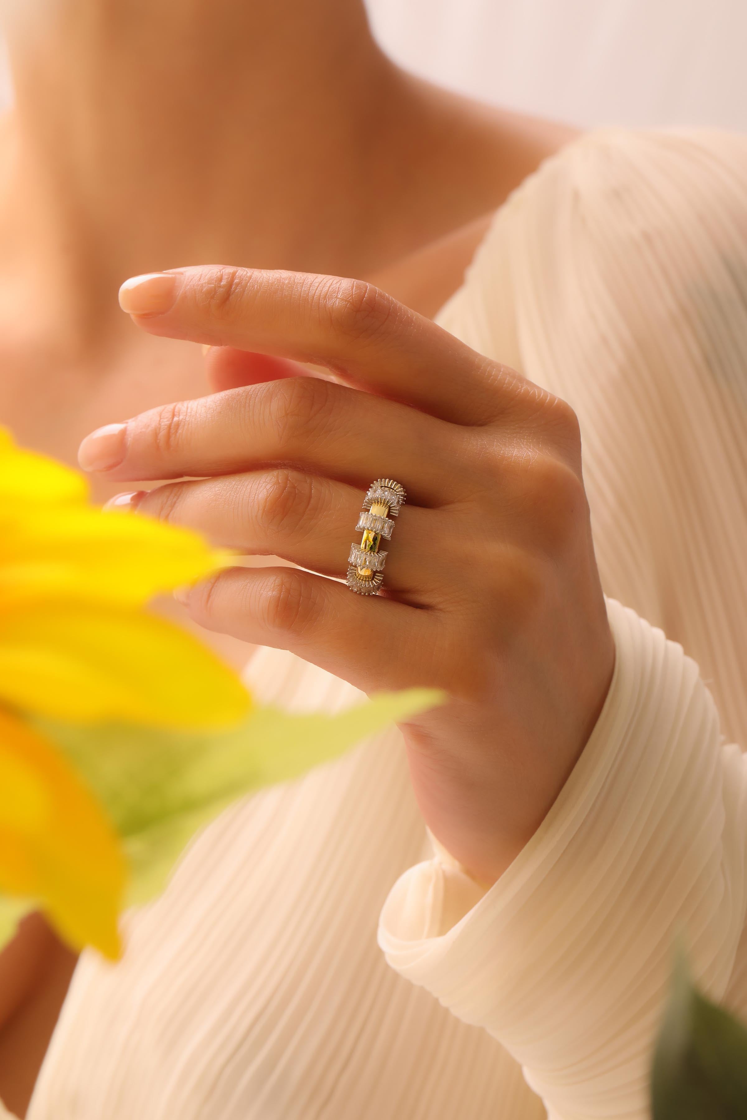 Crown Zirkonia Ring