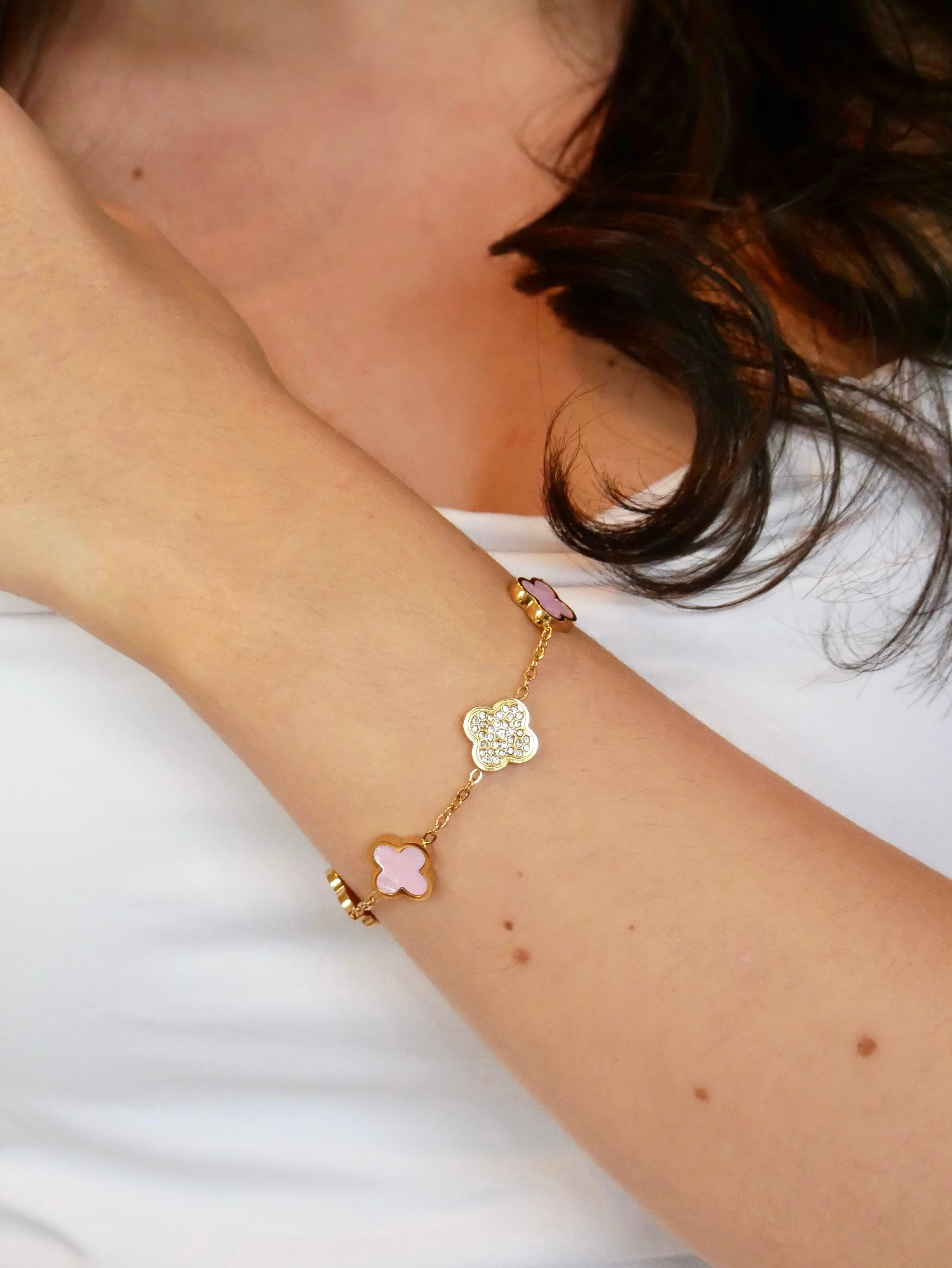 Sparkling Pink Leaf Armband