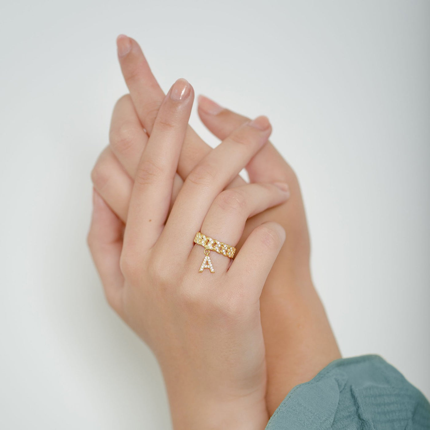 Iced Ring mit Buchstabe (4594438340685)