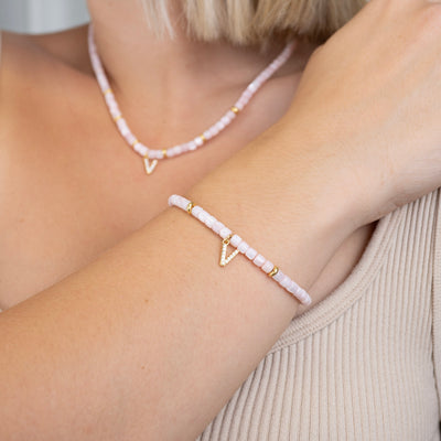 Sleek Pearl Armband mit Buchstabe