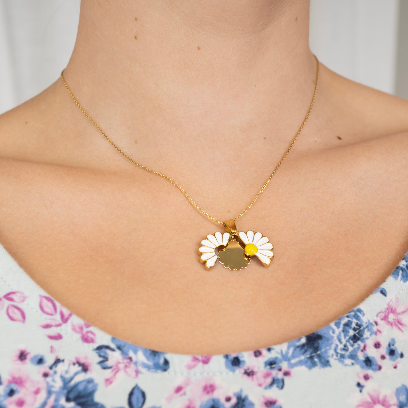 Daisy locket