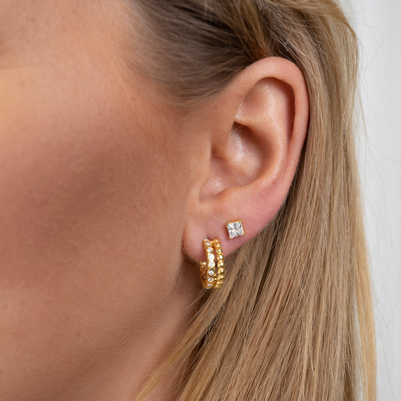 Zirconia slice stud earrings